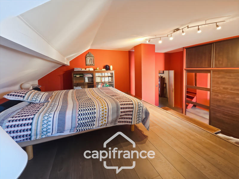 Maison - 207 m² - 7 pièces