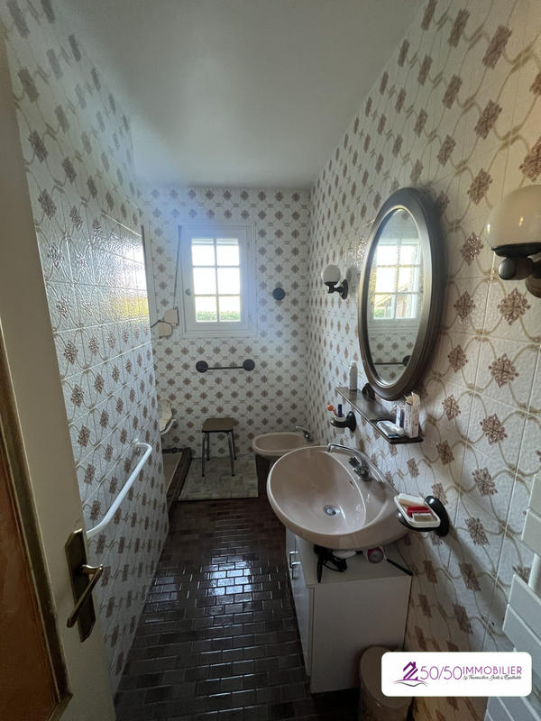 Maison traditionnelle - 142 m² - 7 pièces