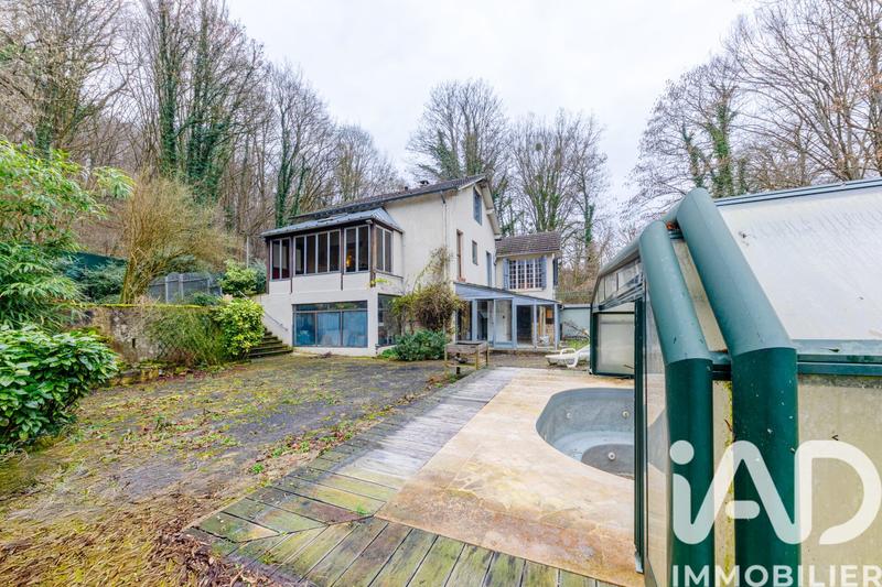 Maison - 198 m² - 8 pièces