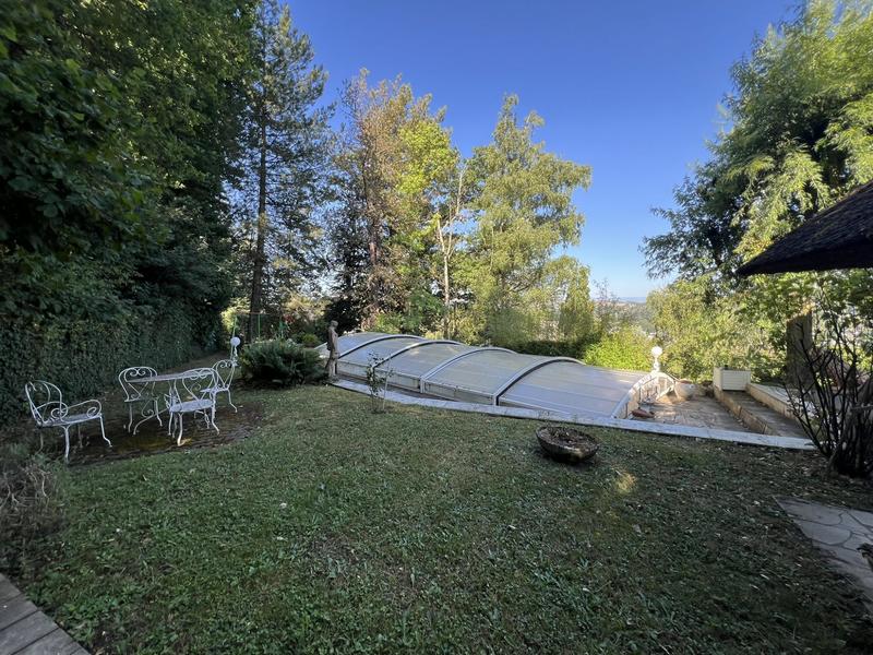 Maison - 137 m² - 7 pièces