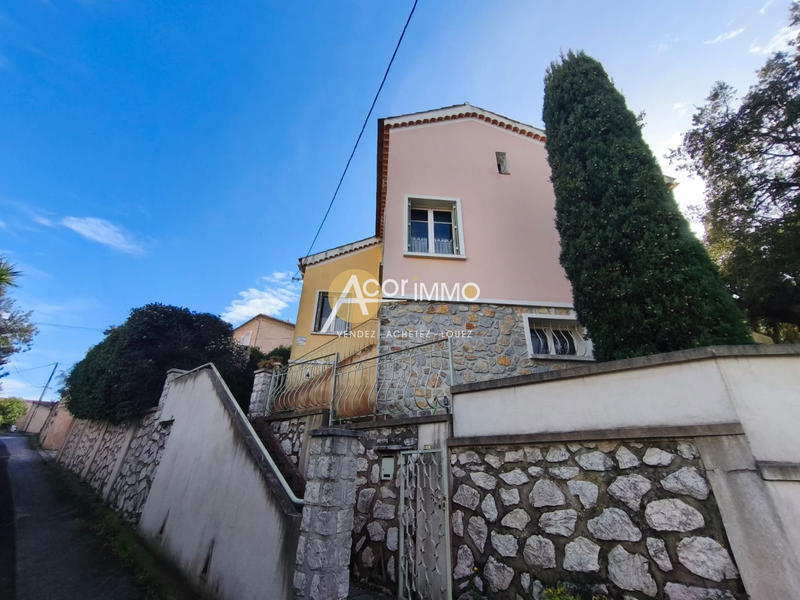 Maison - 81 m² - 4 pièces