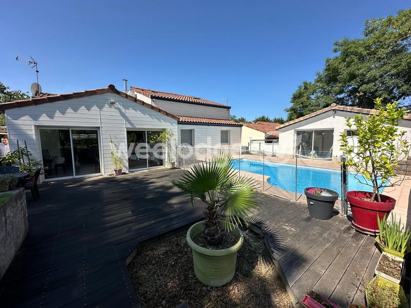 Maison - 184 m² - 7 pièces