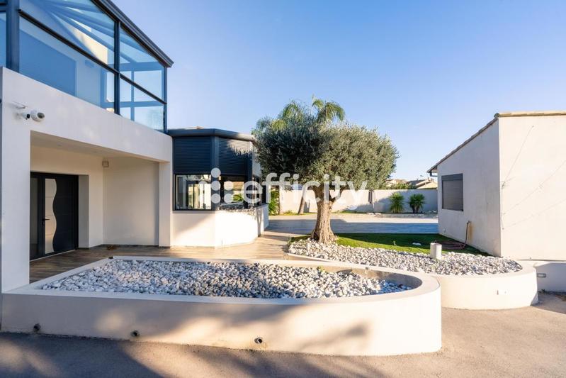 Villa - 344 m² - 7 pièces