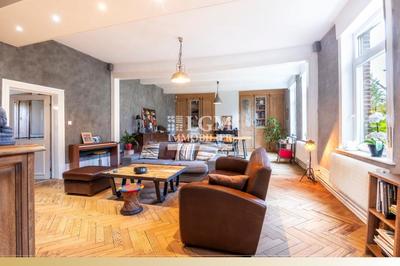 Villa - 256 m² - 5 pièces