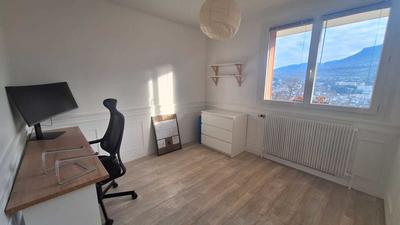 Appartement - 90 m² - 5 pièces