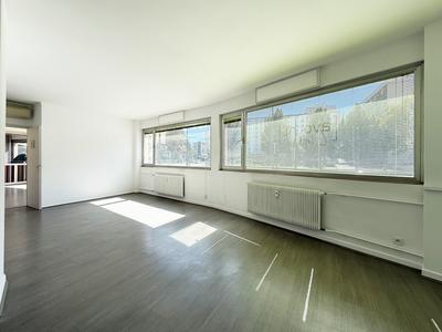 Local d'activités - 129 m² - 5 pièces