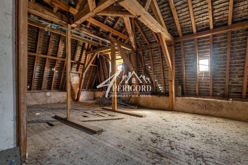 Maison - 311 m² - 15 pièces