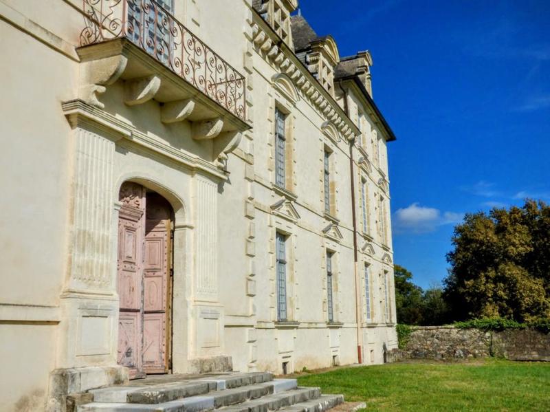 Château - 3 000 m² - 30 pièces