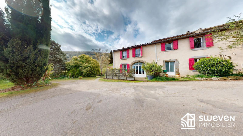 Maison - 512 m² - 12 pièces