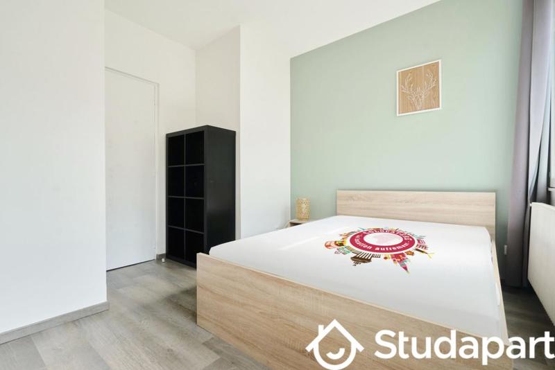 Chambre - 14 m² - 1 pièce