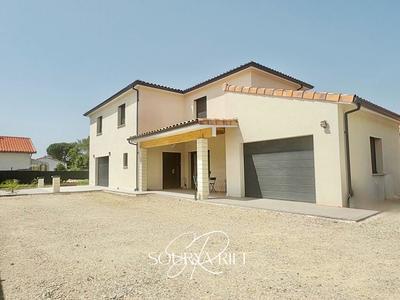 Maison - 137 m² - 5 pièces