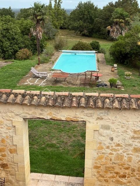 Maison en pierre - 235 m² - 8 pièces