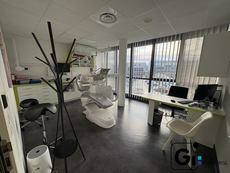 Bureau - 209 m² - 12 pièces