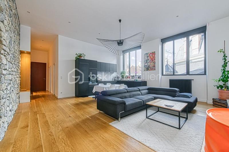 Loft - 125 m² - 5 pièces