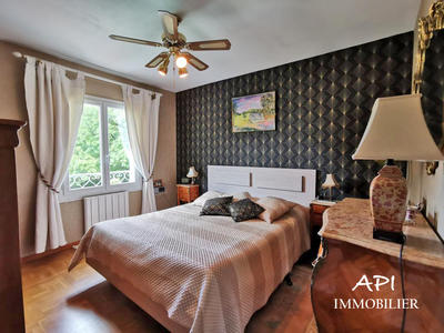 Maison - 200 m² - 7 pièces