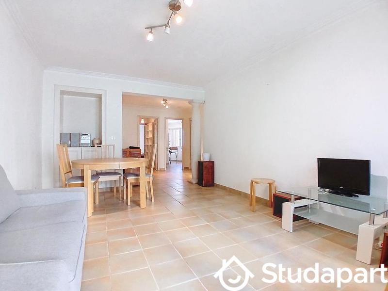 Chambre - 13 m² - 1 pièce