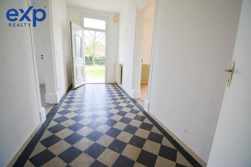 Maison traditionnelle - 215 m² - 6 pièces