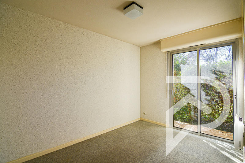 Local commercial - 135 m² - 1 pièce