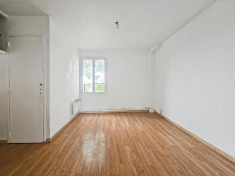 Appartement - 97 m² - 13 pièces