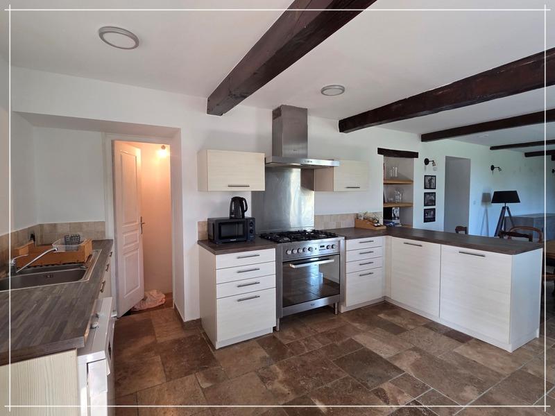 Propriété - 415 m² - 15 pièces