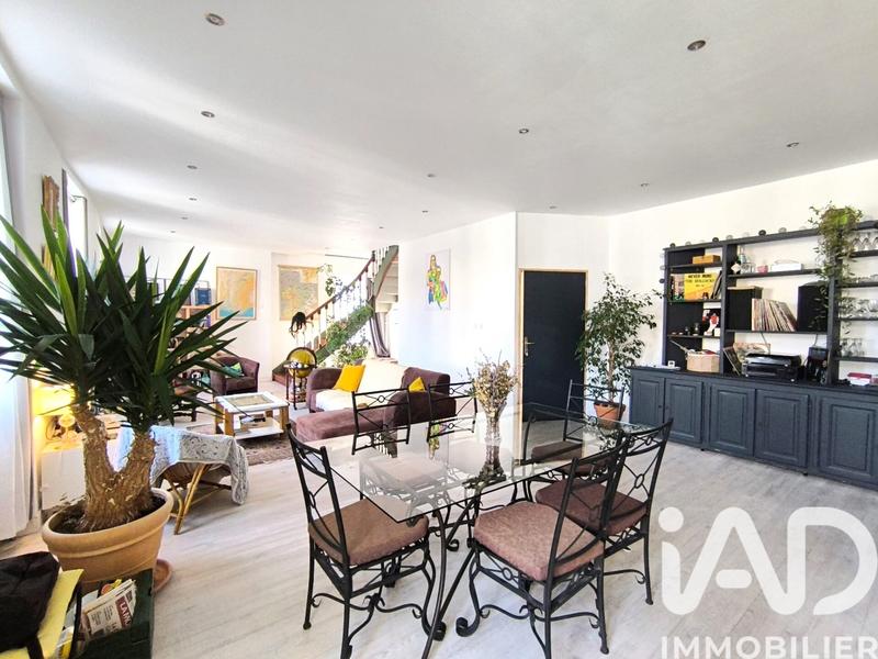 Maison - 230 m² - 8 pièces