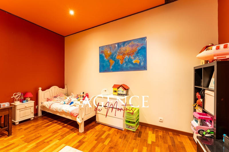 Maison - 165 m² - 7 pièces