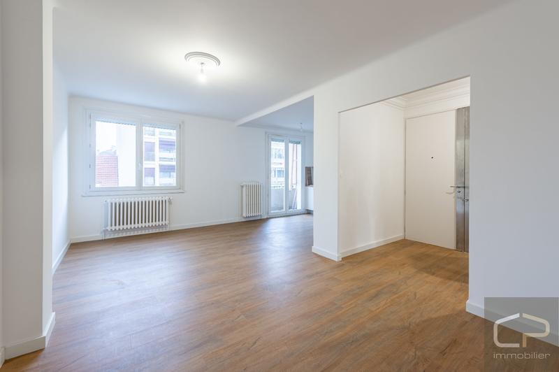 Appartement ancien - 75 m² - 4 pièces