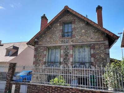 Maison - 93 m² - 5 pièces