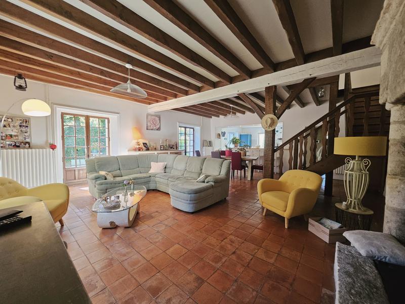 Maison en pierre - 250 m² - 9 pièces