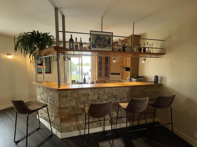 Maison - 270 m² - 6 pièces