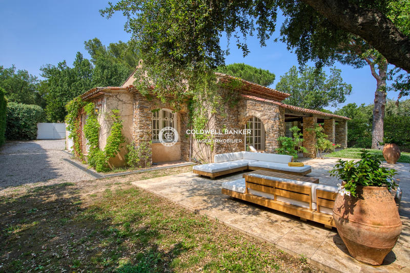 Villa - 200 m² - 6 pièces