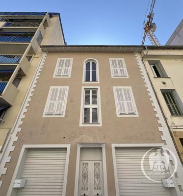 Local commercial - 120 m² - 1 pièce