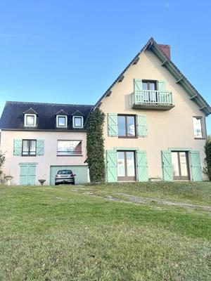 Maison - 330 m² - 12 pièces