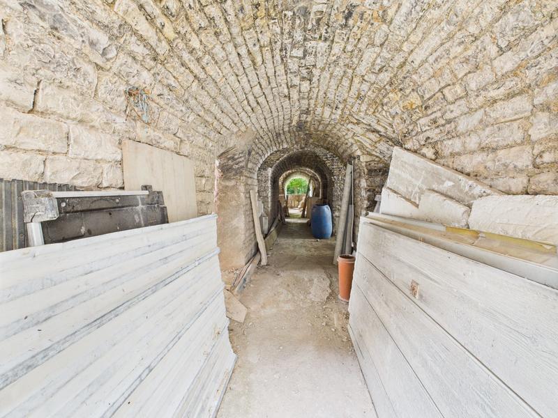 Maison - 312 m² - 8 pièces