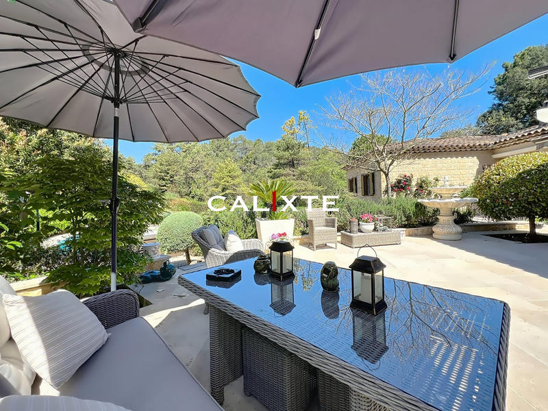 Villa - 260 m² - 5 pièces