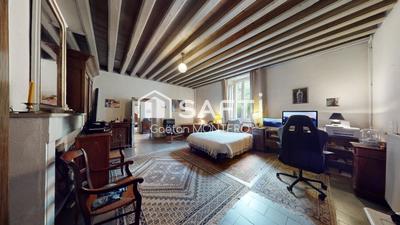 Maison - 260 m² - 8 pièces