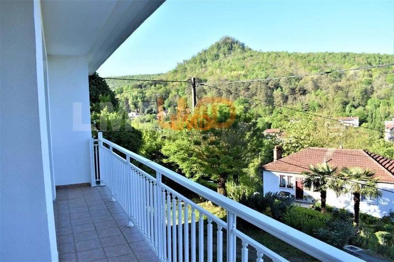 Maison - 139 m² - 9 pièces