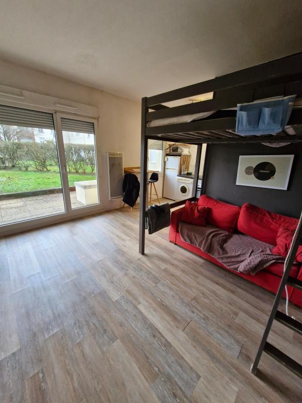 Studio - 30 m² - 1 pièce