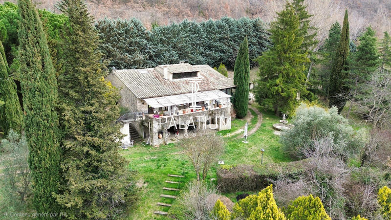 Maison - 260 m² - 10 pièces