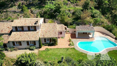 Maison - 174 m² - 7 pièces