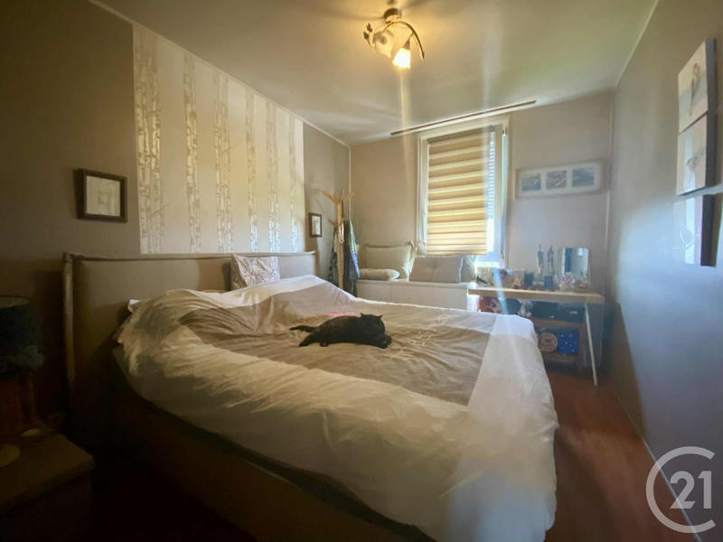 Appartement - 85 m² - 5 pièces