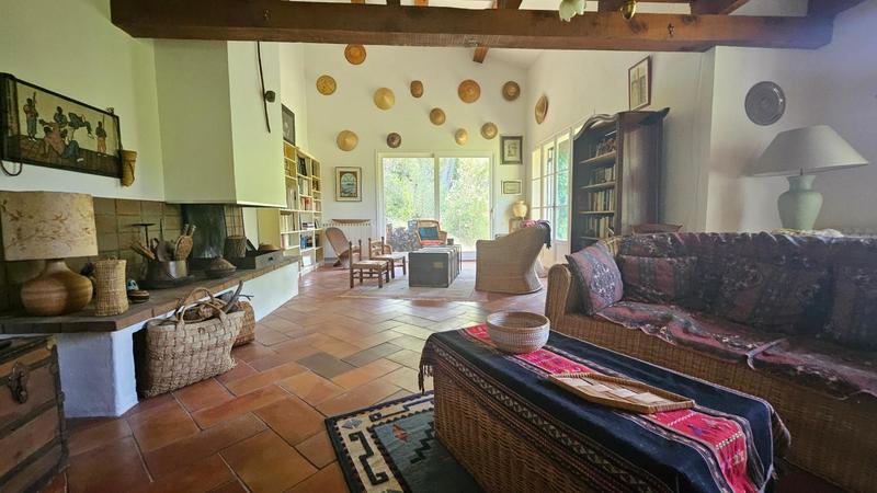 Maison - 312 m² - 7 pièces