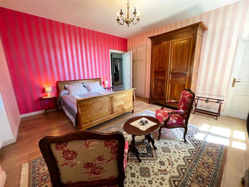 Maison de village - 467 m² - 24 pièces