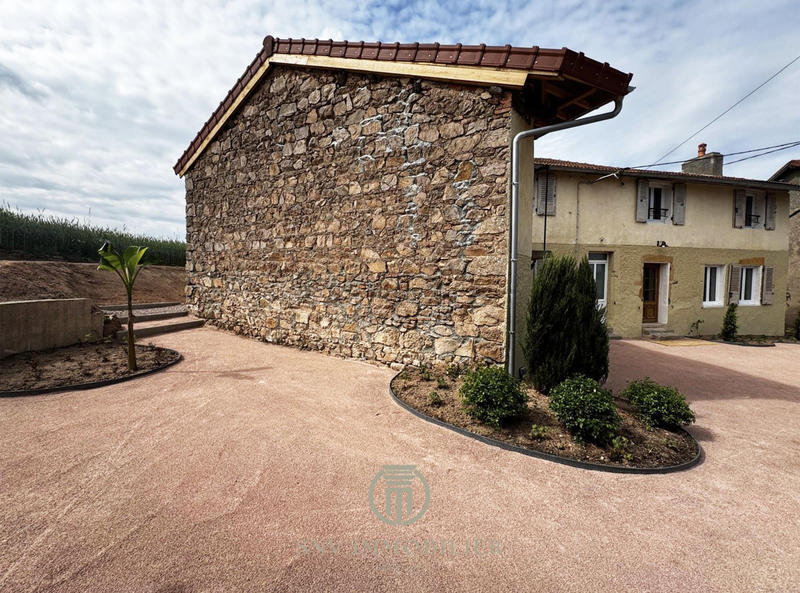 Maison - 221 m² - 7 pièces