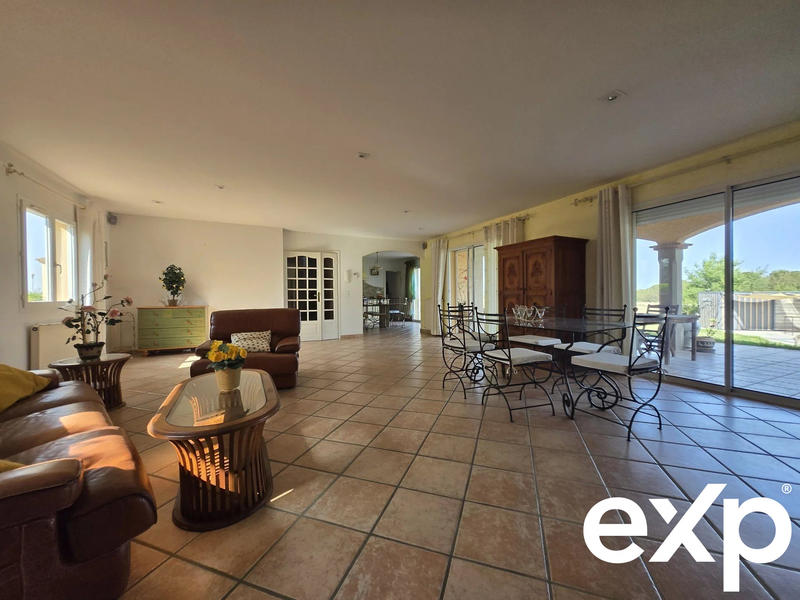 Villa - 240 m² - 6 pièces