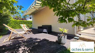 Maison - 215 m² - 10 pièces