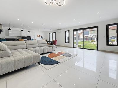 Maison - 125 m² - 4 pièces