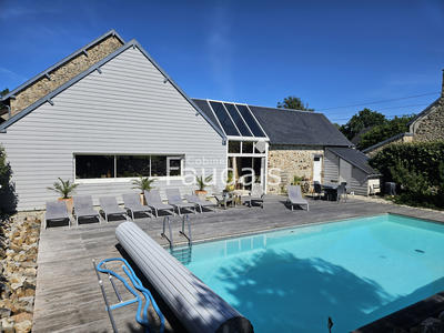 Maison - 277 m² - 8 pièces