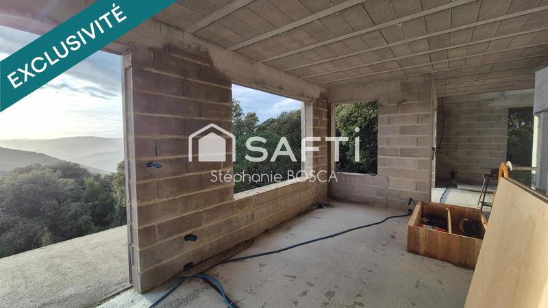 Maison - 220 m² - 6 pièces