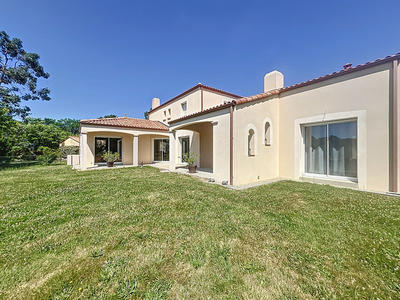 Maison - 177 m² - 7 pièces